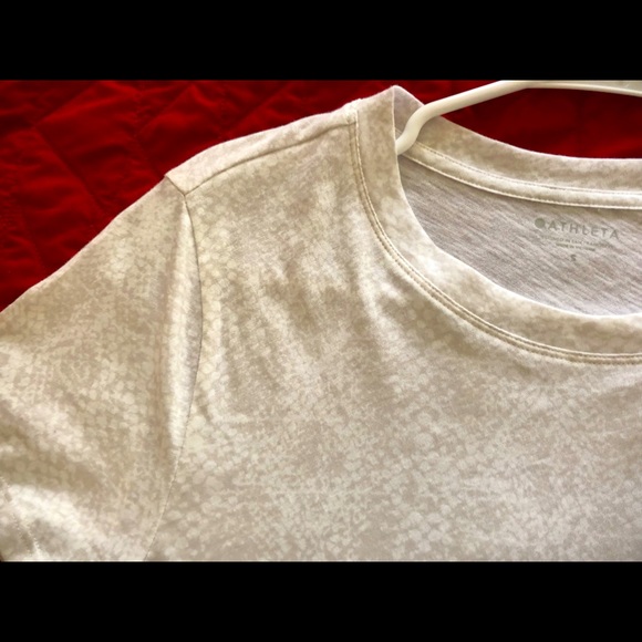 NWOT Beautiful Athleta Snake pattern tee, Small - Picture 2 of 5